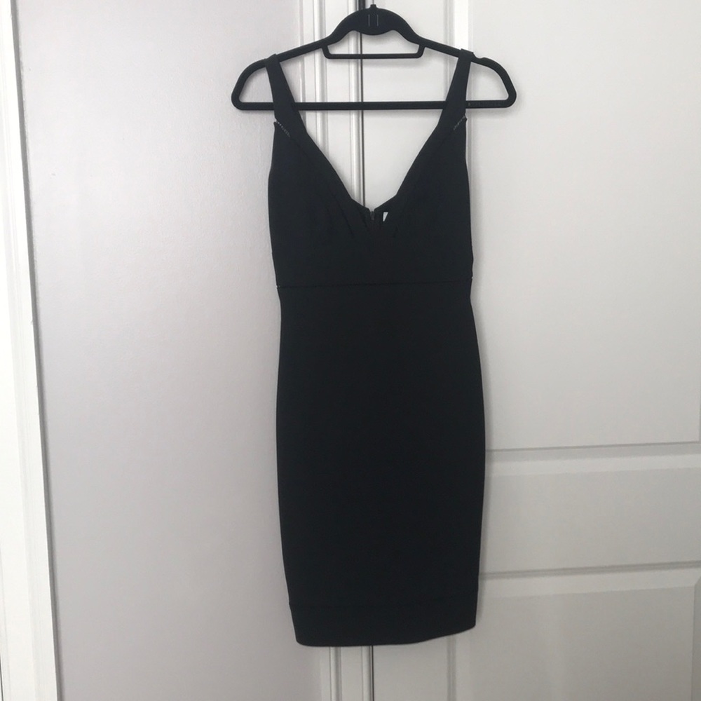 Elizabeth and James Black Fitted Cocktail size 4